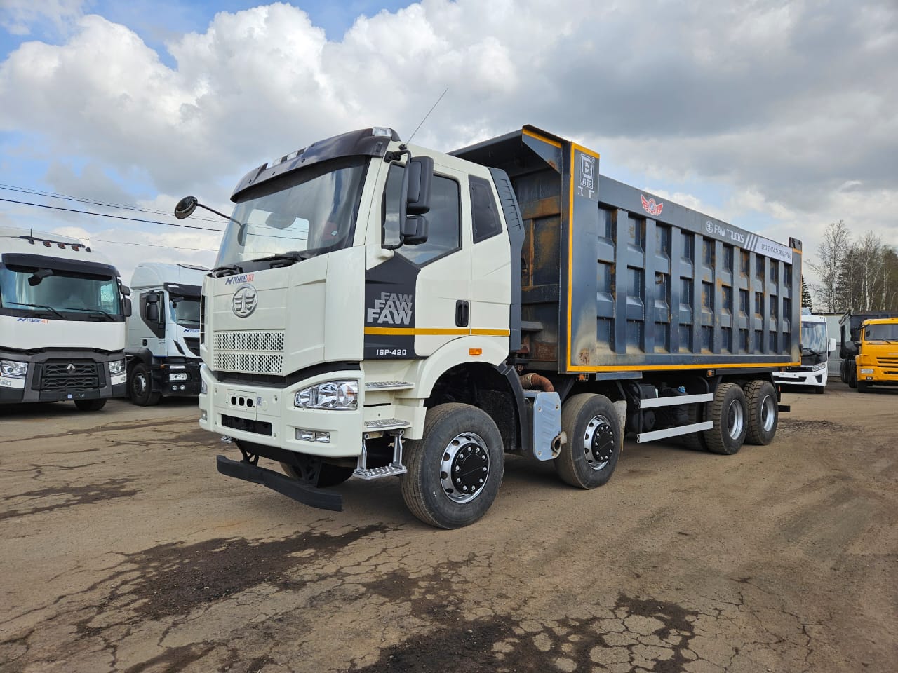 Самосвал FAW J6 (8х4) б/у (2022 г., 45 343 км)(7819)