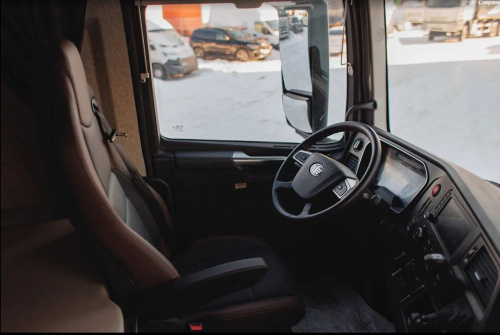 FAW J7 тягач 6х4 FAW J7 тягач 6х4