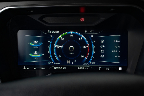 FAW J7 тягач 4х2 Low liner (низкое седло) FAW J7 тягач 4х2 Low liner (низкое седло)