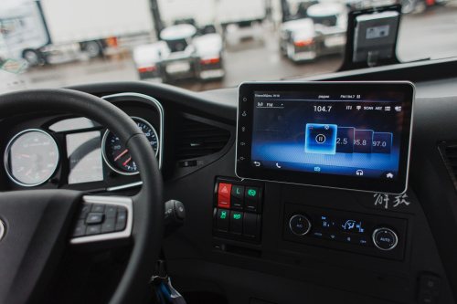 FAW J6P тягач 4х2 FAW J6P тягач 4х2