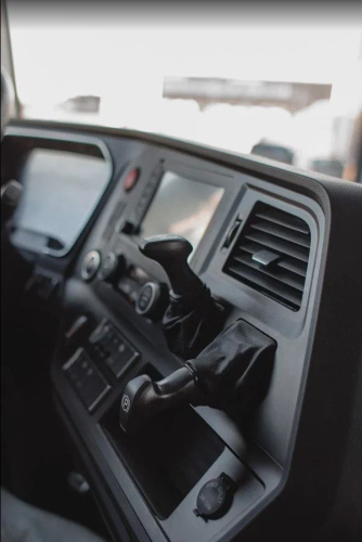 FAW J7 тягач 6х4 FAW J7 тягач 6х4