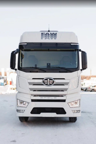 FAW J7 тягач 6х4 FAW J7 тягач 6х4