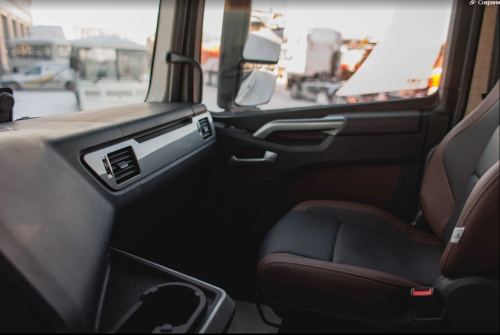 FAW J7 тягач 6х4 FAW J7 тягач 6х4