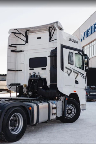 FAW J7 тягач 6х4 FAW J7 тягач 6х4