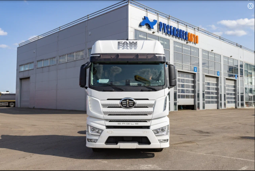 FAW J7 тягач 4х2 комплектация 2024 FAW J7 тягач 4х2 комплектация 2024