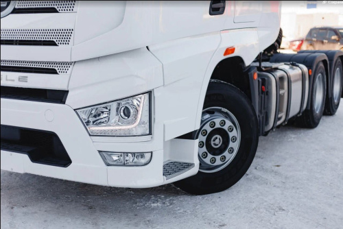 FAW J7 тягач 6х4 FAW J7 тягач 6х4