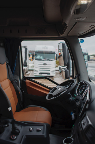 FAW J6P тягач 4х2 FAW J6P тягач 4х2