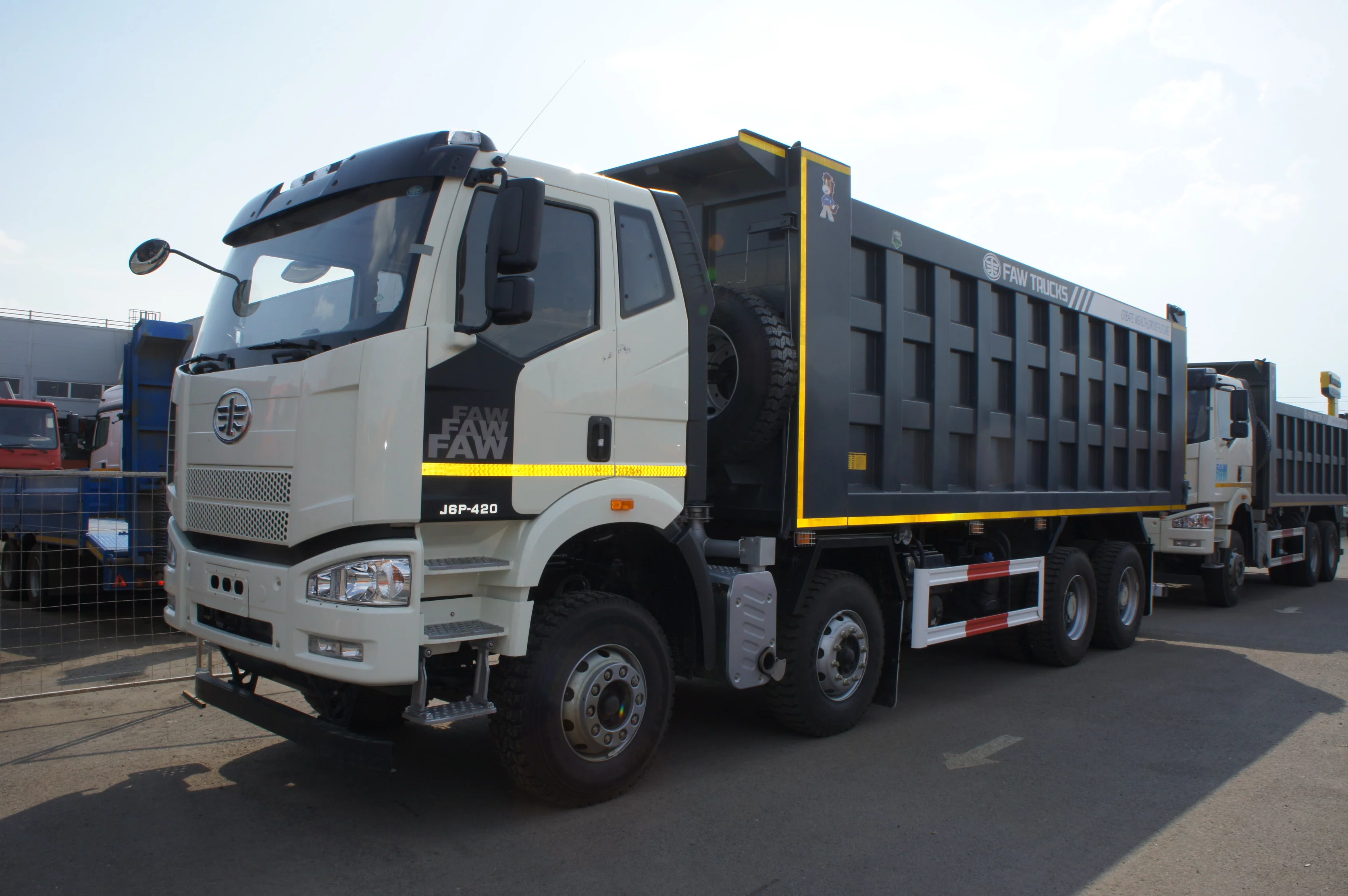 FAW Самосвал 3310 (8х4) c П-образным кузовом Tianma 34м3 FAW Самосвал 3310 (8х4) c П-образным кузовом Tianma 34м3