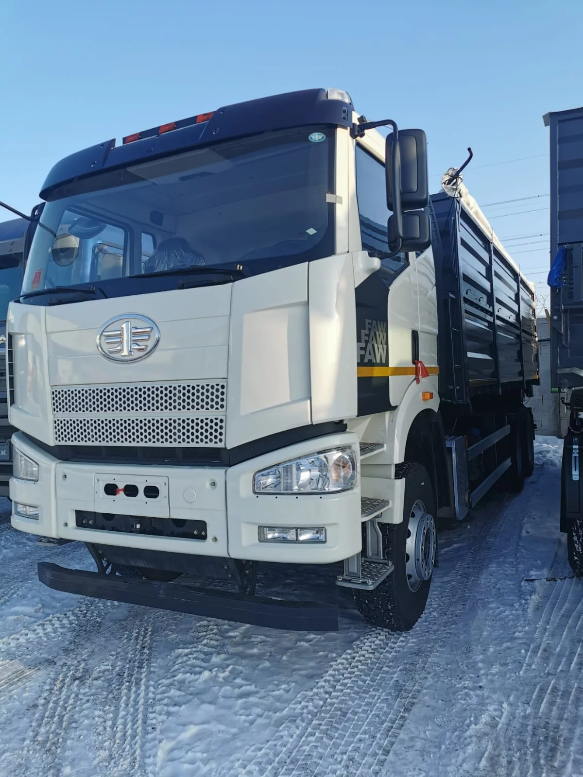 FAW CA3250 Автомастер 558983-41 самосвал зерновоз 3-х сторонний 35 м.куб.6х4